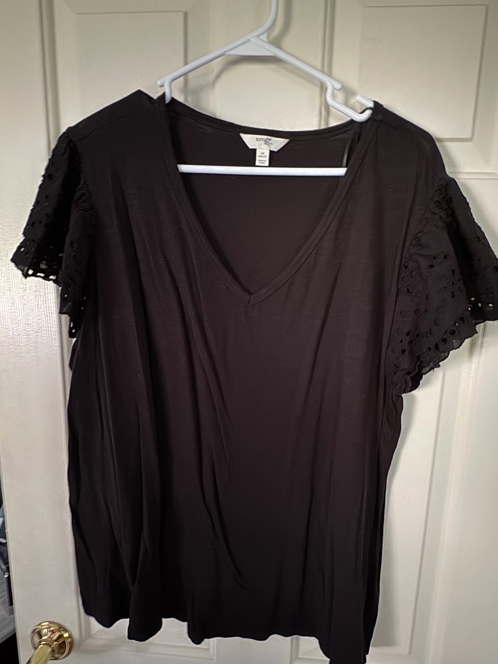 Terra & Sky Black V-Neck Flutter Eyelet Sleeve Top